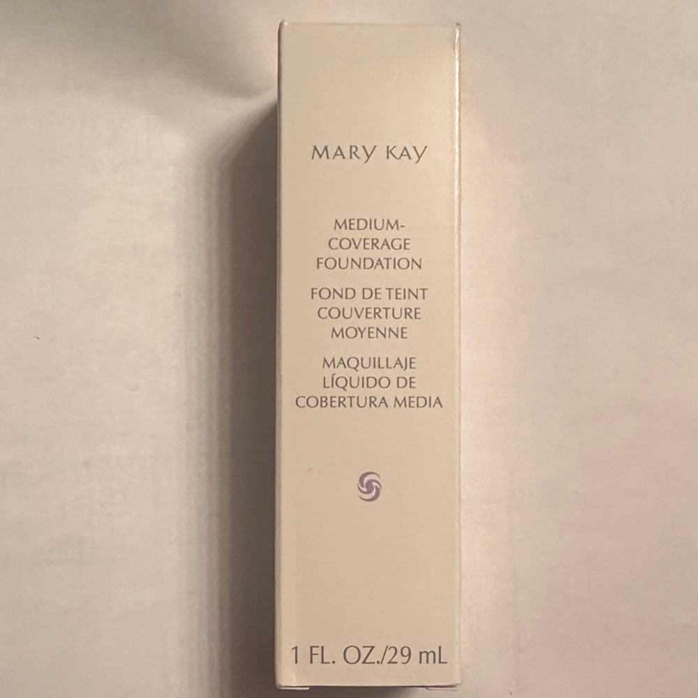 Mary Kay Medium-Coverage Foundation - Classic Cream